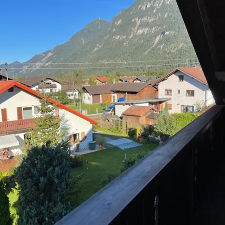 Dachgeschosswohnung mit traumhaftem Zugspitzblick bei Garmisch Farchant Exterior foto
