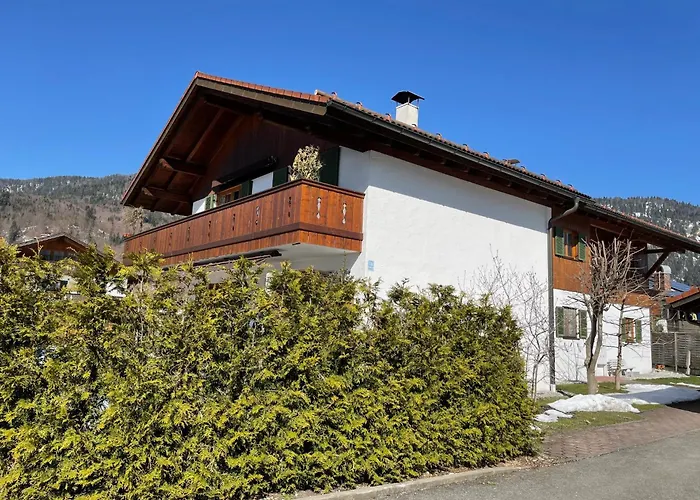 Dachgeschosswohnung Mit Traumhaftem Zugspitzblick Bei Garmisch