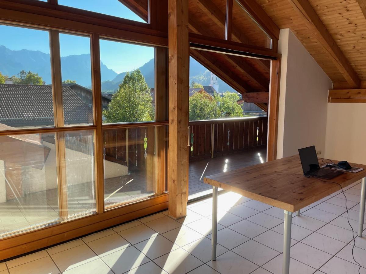 Apartment Dachgeschosswohnung Mit Traumhaftem Zugspitzblick Bei Garmisch *