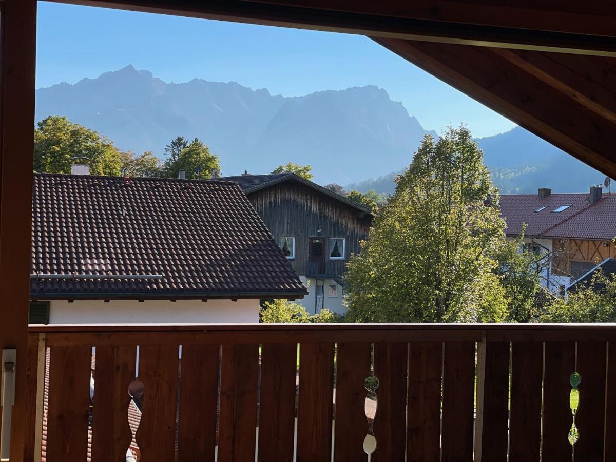 Apartament Dachgeschosswohnung Mit Traumhaftem Zugspitzblick Bei Garmisch