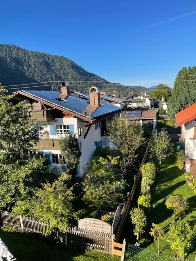 Apartament Dachgeschosswohnung Mit Traumhaftem Zugspitzblick Bei Garmisch *