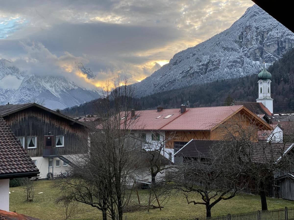 Dachgeschosswohnung Mit Traumhaftem Zugspitzblick Bei Garmisch * Farchant