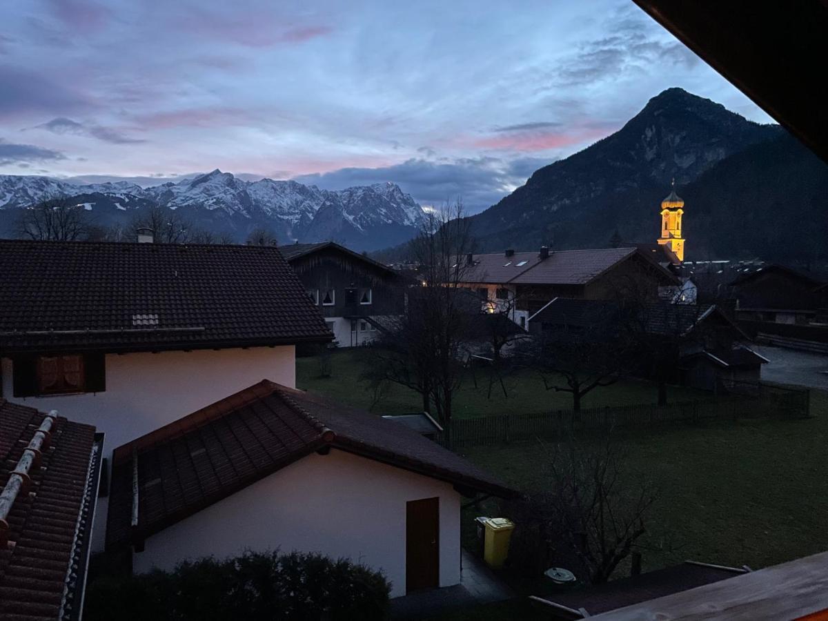 Dachgeschosswohnung Mit Traumhaftem Zugspitzblick Bei Garmisch *