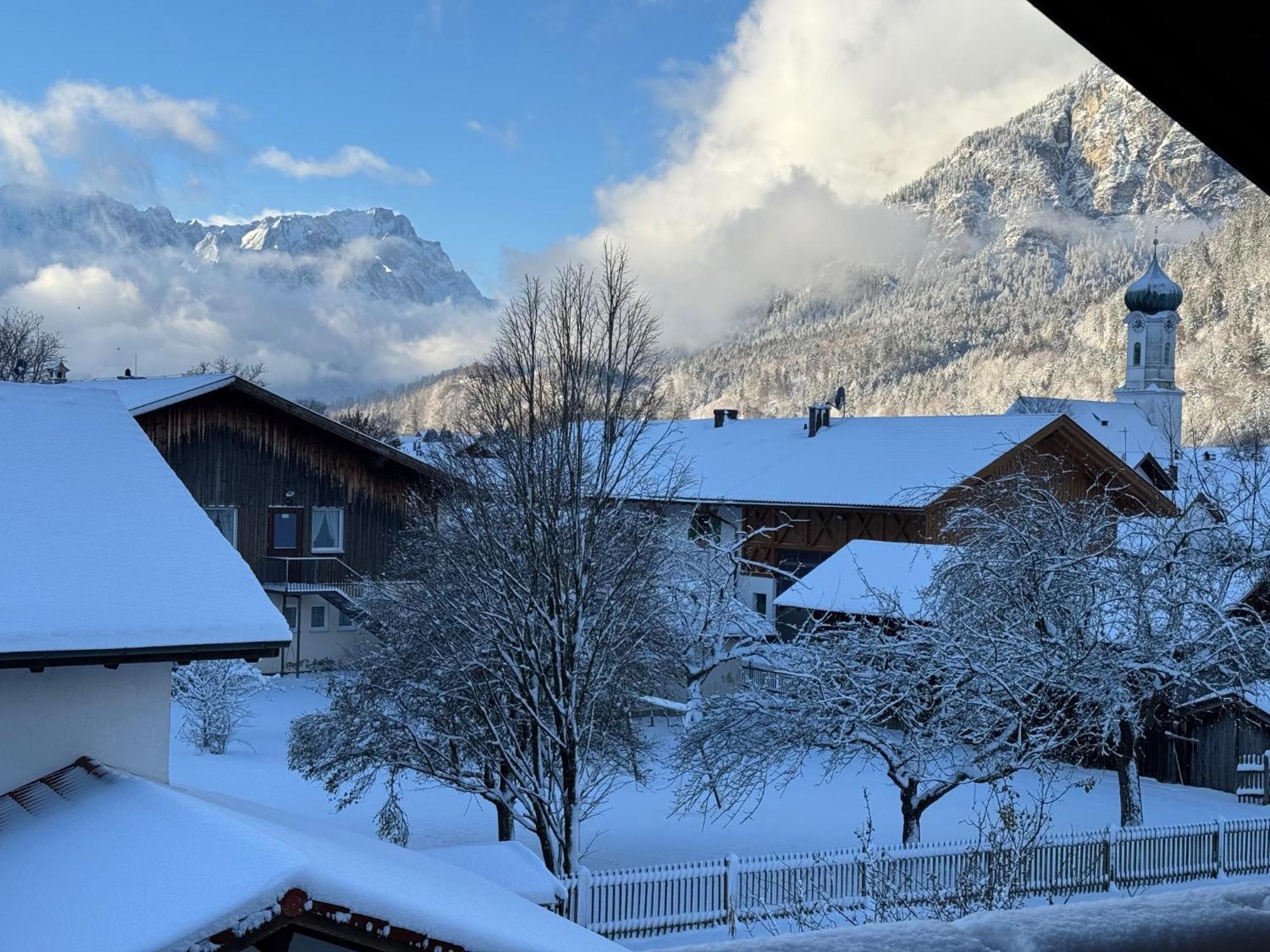 Dachgeschosswohnung Mit Traumhaftem Zugspitzblick Bei Garmisch Farchant